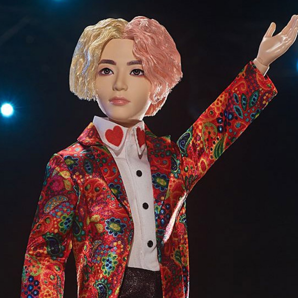 BTS V Doll ๐ - Picture 2 of 3